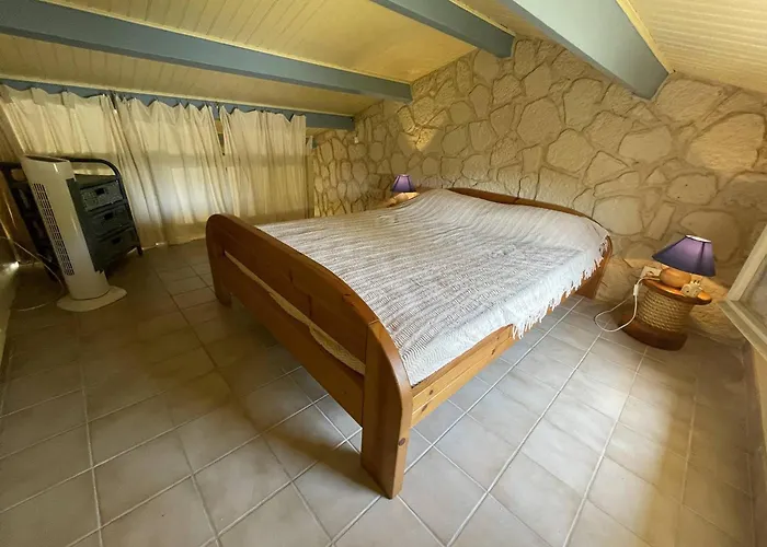 Pavillon Familial Avec Terrasse Et Mezzanine - Proche - Saint-cyprien - Fr-1-106-86 圣西普里安